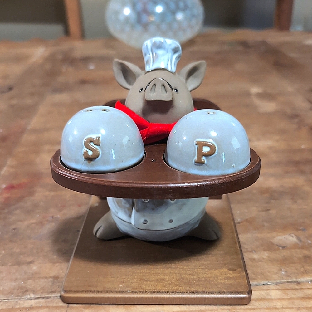Vintage Kato Kogei Chef Pig Salt & Pepper Shakers Card Holder Hand Painted Japan
